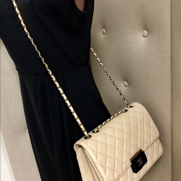 Chanel Beautiful Tan Lock Flap Quilted Sheepskin - Picture 4 of 8